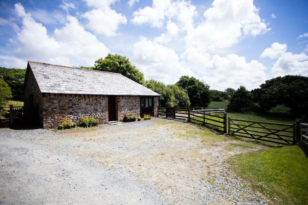 Sharlands Farm Holiday Cottages 布德 外观 照片
