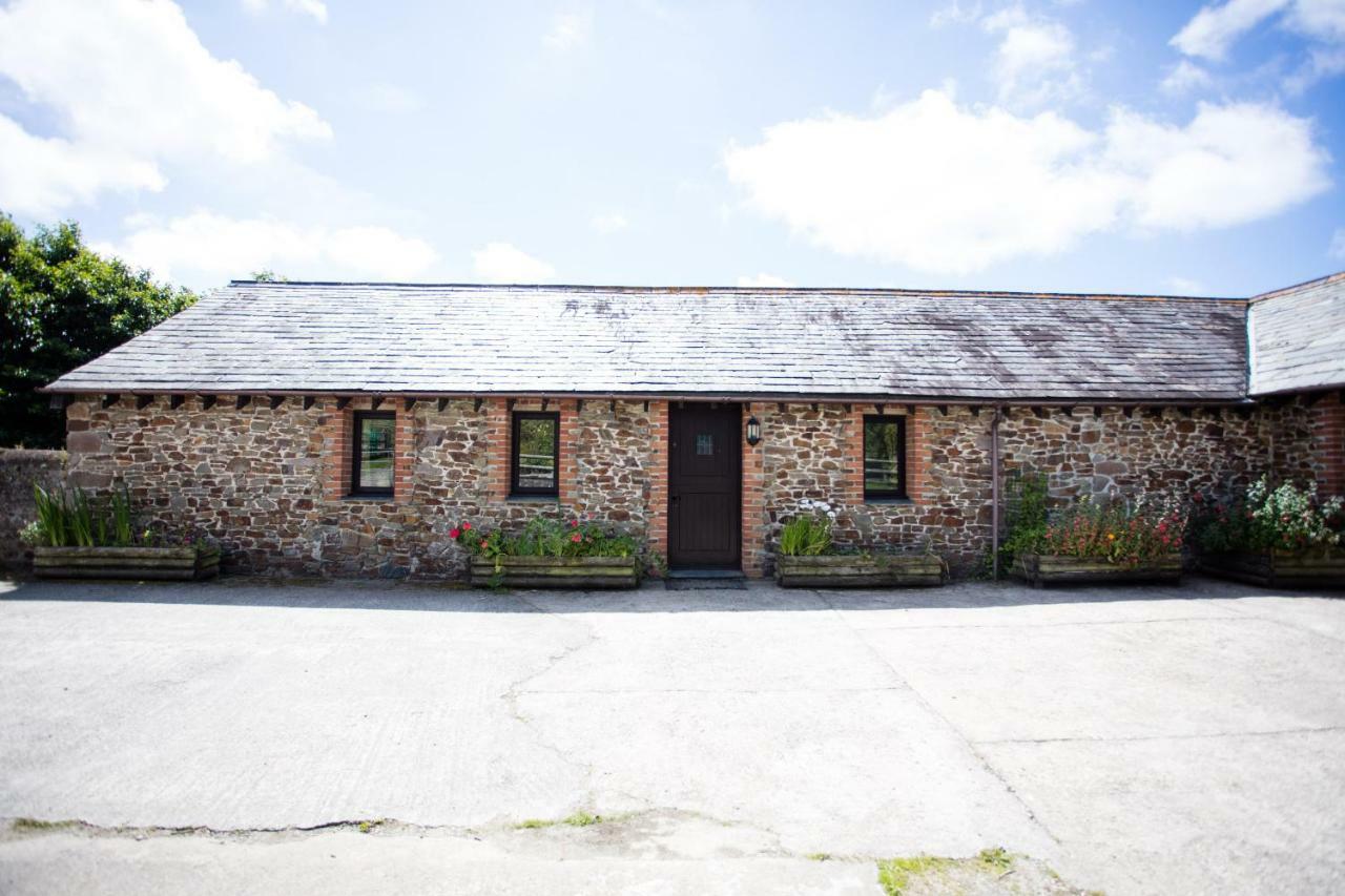 Sharlands Farm Holiday Cottages 布德 外观 照片
