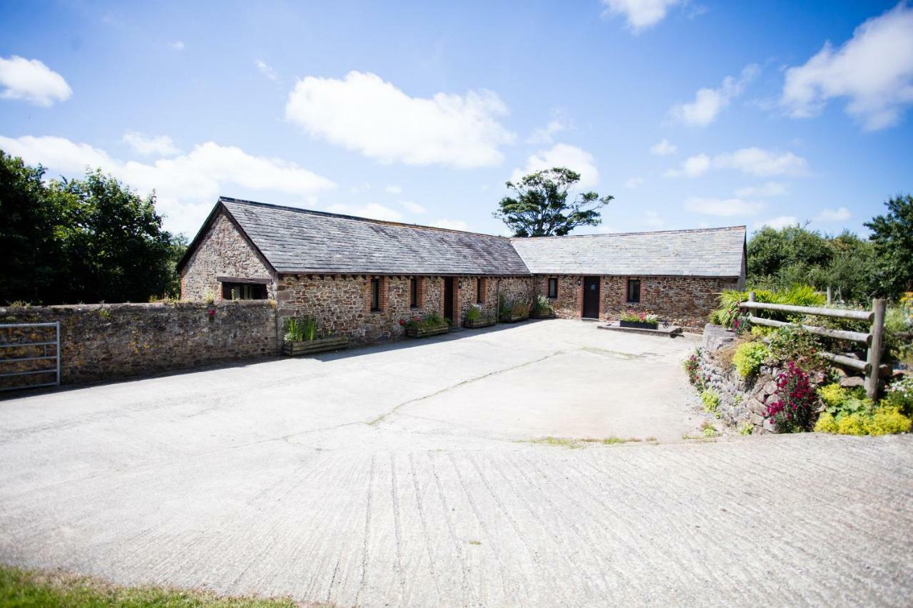 Sharlands Farm Holiday Cottages 布德 外观 照片