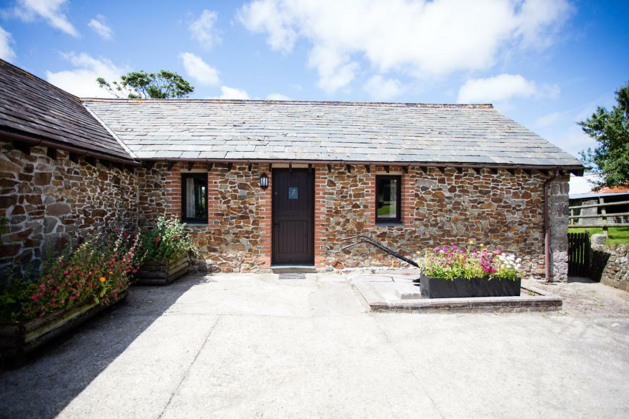 Sharlands Farm Holiday Cottages 布德 外观 照片